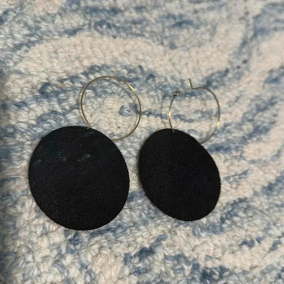 Handmade Portuguese leather disc nest statement earrings  - Picture 3 of 4